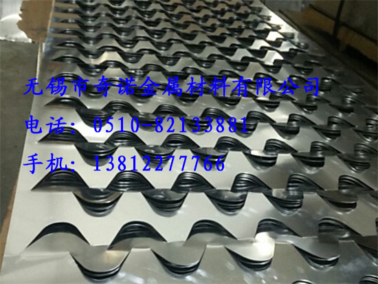 無(wú)錫鋁板廠家告訴你鋁板在生產(chǎn)過(guò)程中要避免有雜物在表面造成劃傷